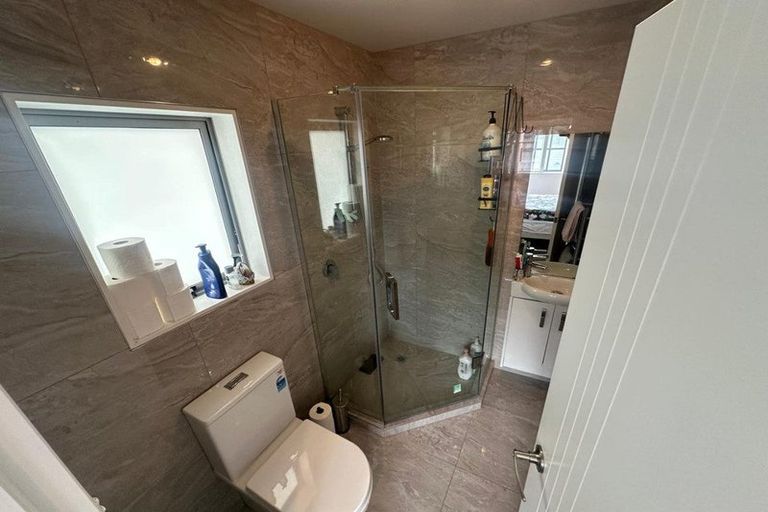 Photo of property in 271b Te Atatu Road, Te Atatu South, Auckland, 0610