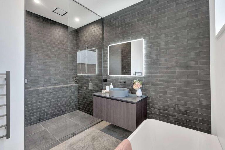 Photo of property in 13 Round Hill Rise, Cracroft, Christchurch, 8022