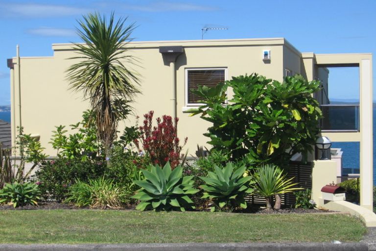 Photo of property in 1/27 Churchill Road, Murrays Bay, Auckland, 0630