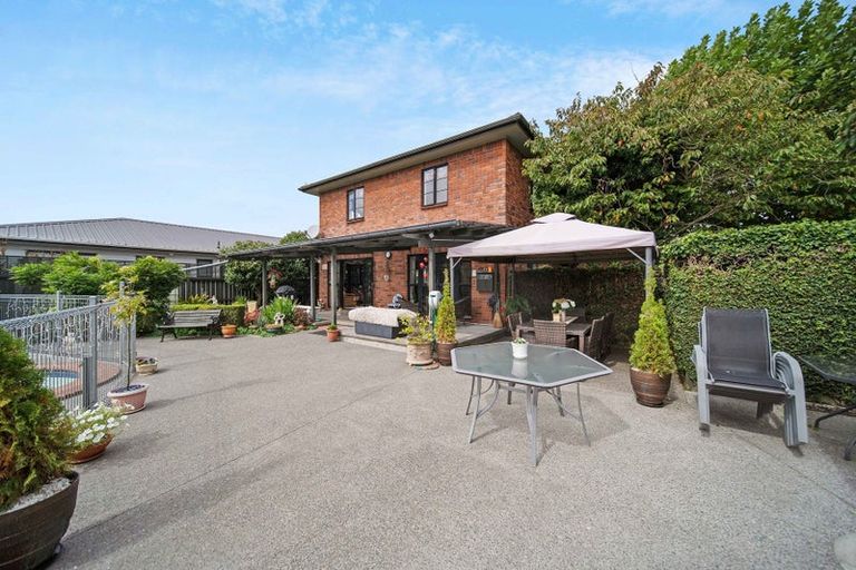 Photo of property in 16 Len Garlick Place, Pahurehure, Papakura, 2113