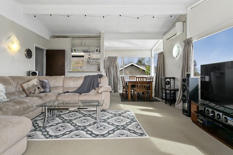 Photo of property in 2/4 Kereru Street, Two Mile Bay, Taupo, 3330