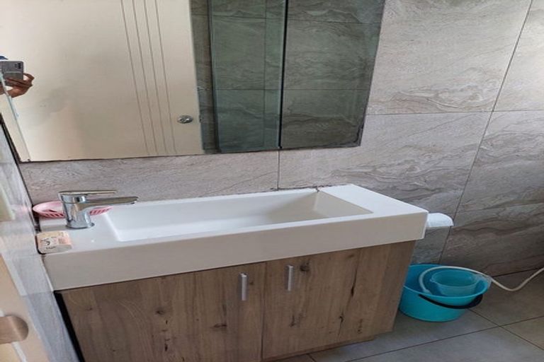 Photo of property in 74 Butterworth Drive, Glendene, Auckland, 0602