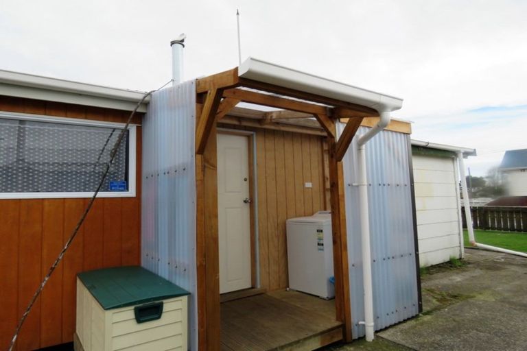 Photo of property in 127 Peel Street, Westport, 7825