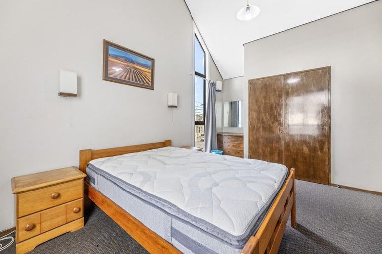 Photo of property in 47 Howe Street, North Dunedin, Dunedin, 9016