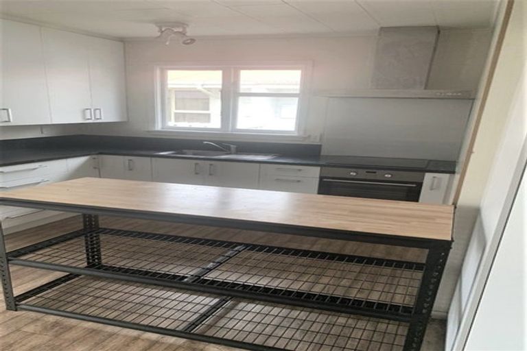 Photo of property in 3 Milnebank Street, Upper Riccarton, Christchurch, 8041