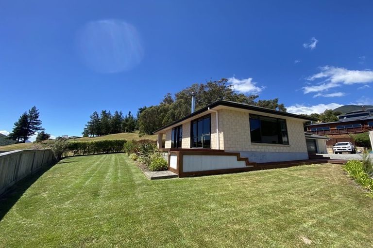 Photo of property in 10 Pukeko Place, Picton, 7220