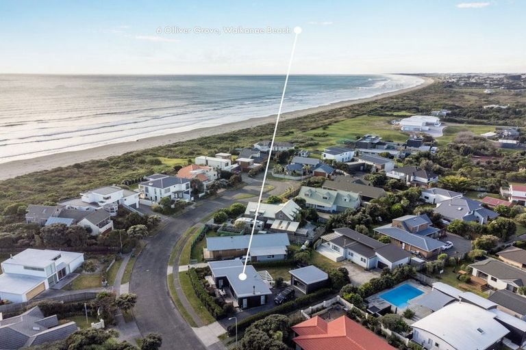 Photo of property in 6 Olliver Grove, Waikanae Beach, Waikanae, 5036