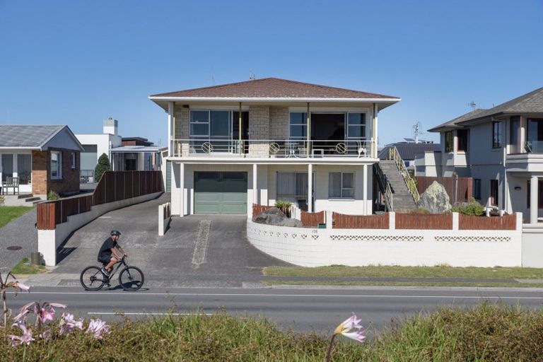 Photo of property in 128 Marine Parade, Mount Maunganui, 3116