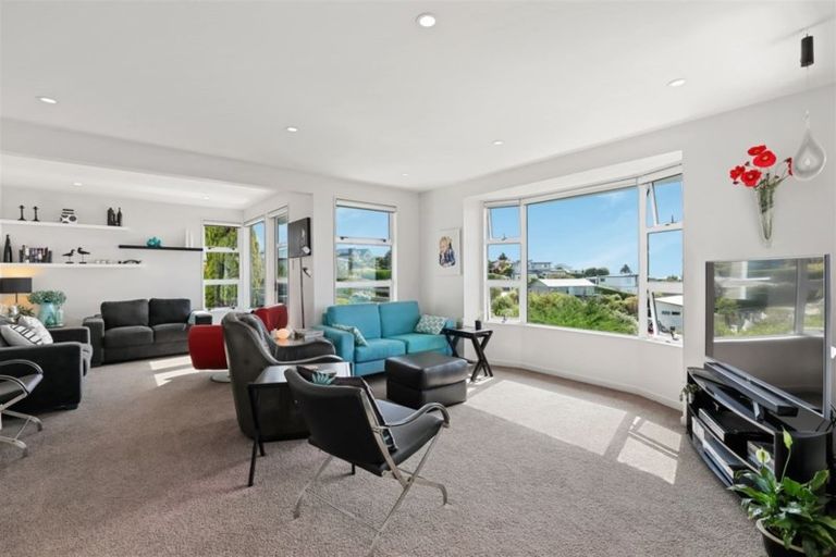 Photo of property in 1/5a Madeley Road, Mount Pleasant, Christchurch, 8081