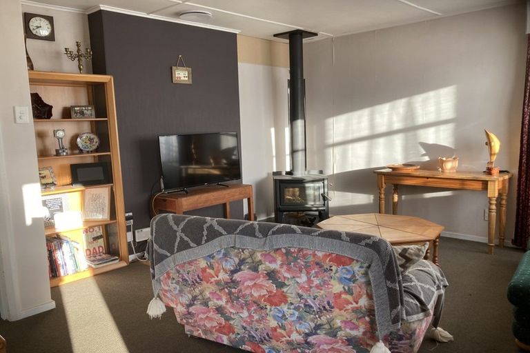 Photo of property in 41 Seymour Street, Waitara, 4320