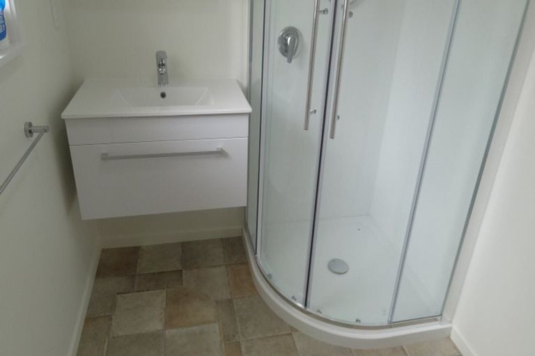 Photo of property in 2/1 Evelyn Place, Hillcrest, Auckland, 0627