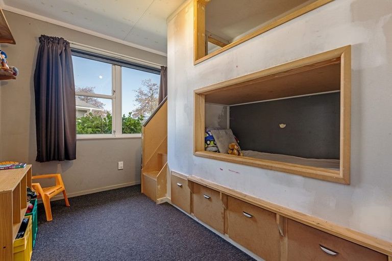 Photo of property in 22 Rhodes Drive, Kelvin Grove, Palmerston North, 4414