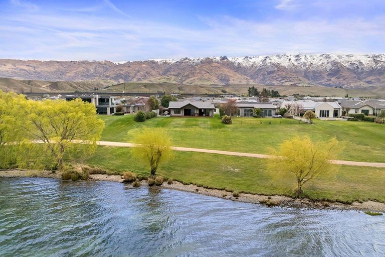 Photo of property in 14 De Bettencor Place, Mount Pisa, Cromwell, 9383