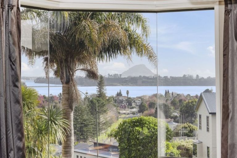 Photo of property in 60 Oteki Park Drive, Welcome Bay, Tauranga, 3112