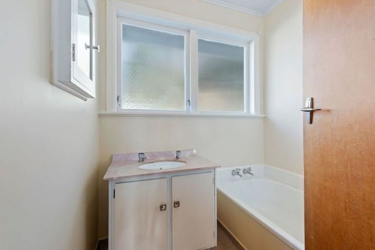 Photo of property in 12 Deller Grove, Silverstream, Upper Hutt, 5019