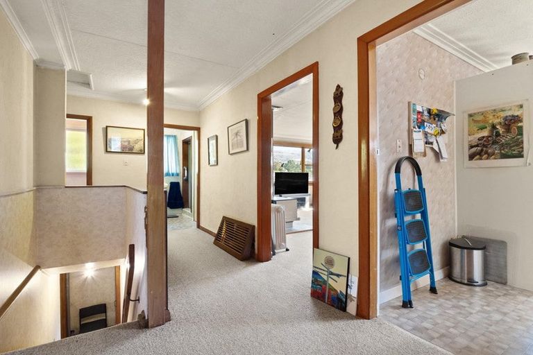 Photo of property in 87 Kaikorai Valley Road, Glenross, Dunedin, 9011