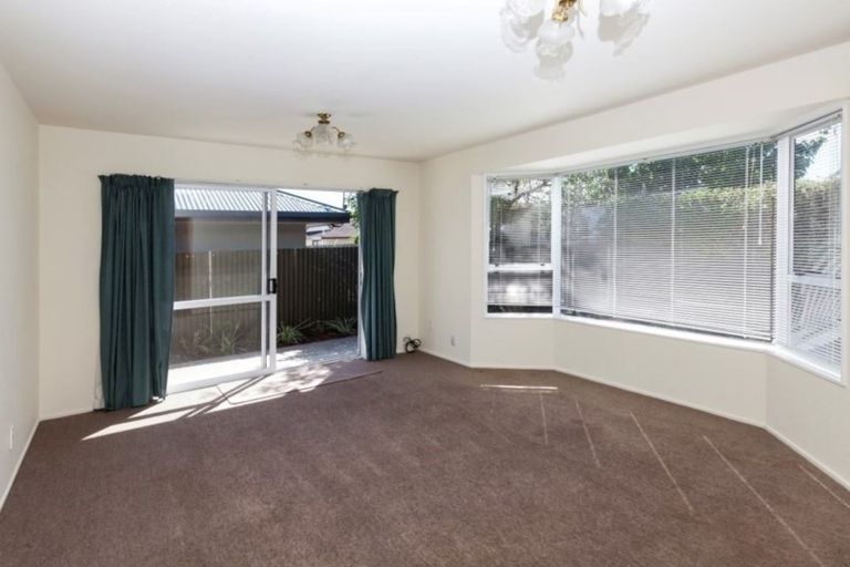 Photo of property in 2/143 Clarence Street, Riccarton, Christchurch, 8011