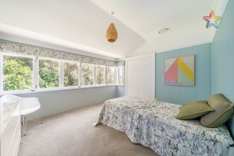 Photo of property in 8g Tawa Street, Eastbourne, Lower Hutt, 5013