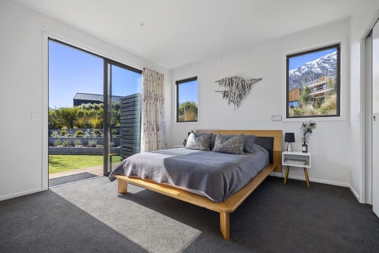 Photo of property in 9 Falconer Rise, Jacks Point, Queenstown, 9371