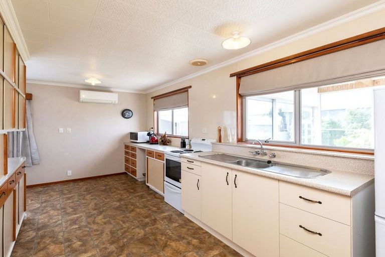 Photo of property in 11 Standish Street, Inglewood, 4330