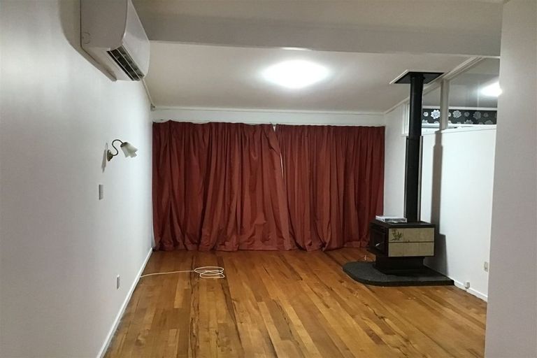 Photo of property in 30 Ellis Avenue, Mount Roskill, Auckland, 1041