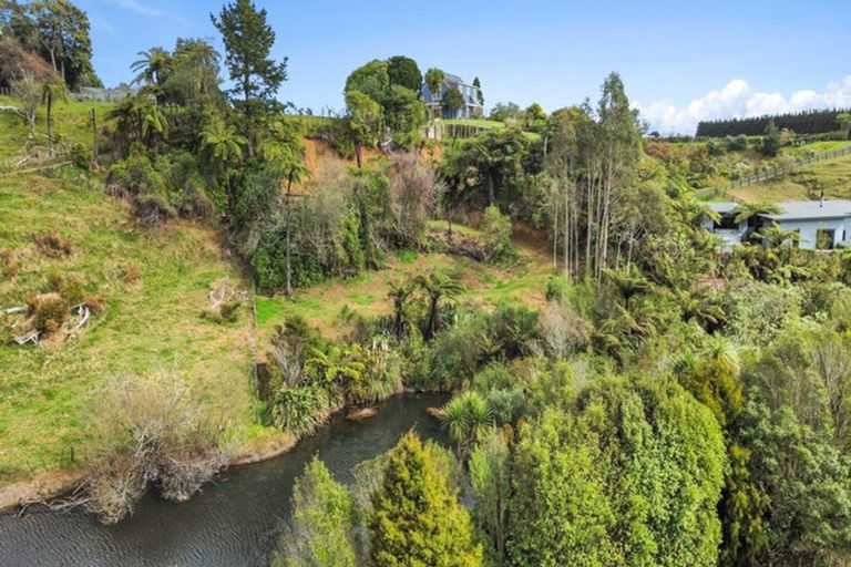 Photo of property in 211 Smart Road, Hillsborough, New Plymouth, 4372