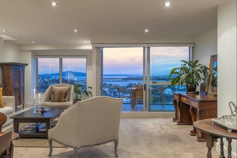 Photo of property in Oakridge Apartments, 703/10 Middleton Road, Remuera, Auckland, 1050