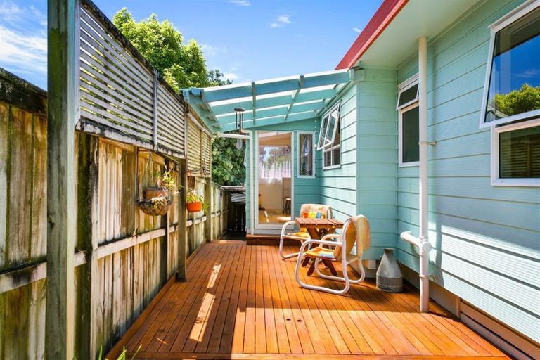 Photo of property in 1/208 Royal Road, Massey, Auckland, 0614