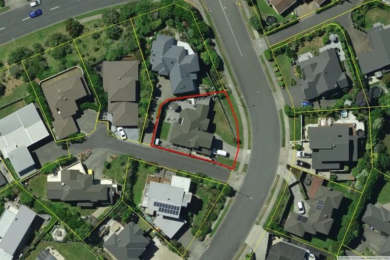 Photo of property in 2 Endeavour Drive, Whitby, Porirua, 5024