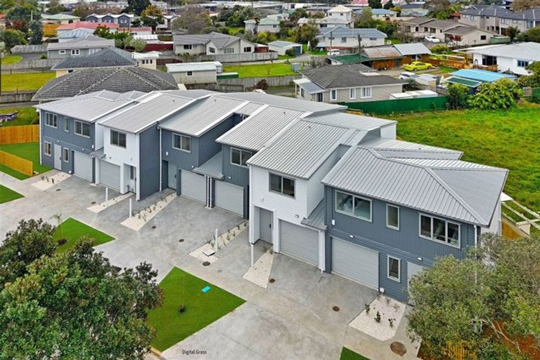 Photo of property in 11d Reid Road, New Lynn, Auckland, 0600