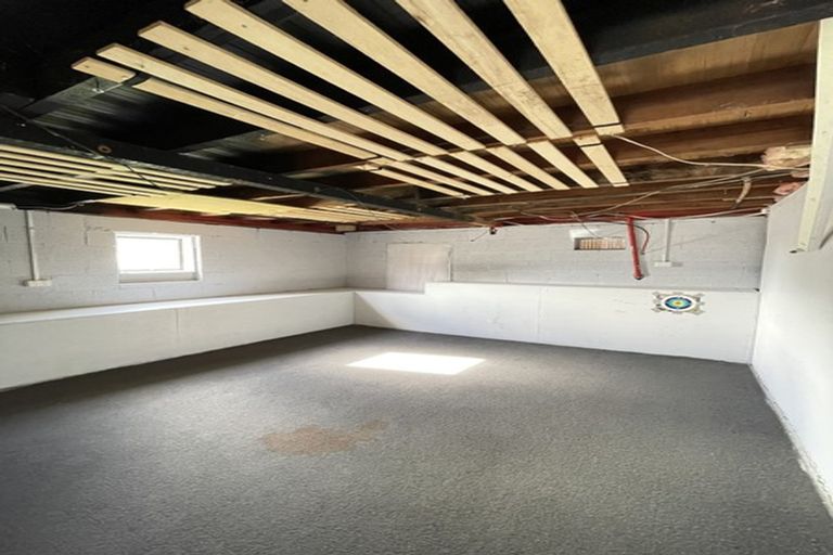 Photo of property in 33 Peach Road, Glenfield, Auckland, 0629