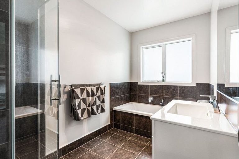 Photo of property in 18 Excelsa Place, Papamoa Beach, Papamoa, 3118