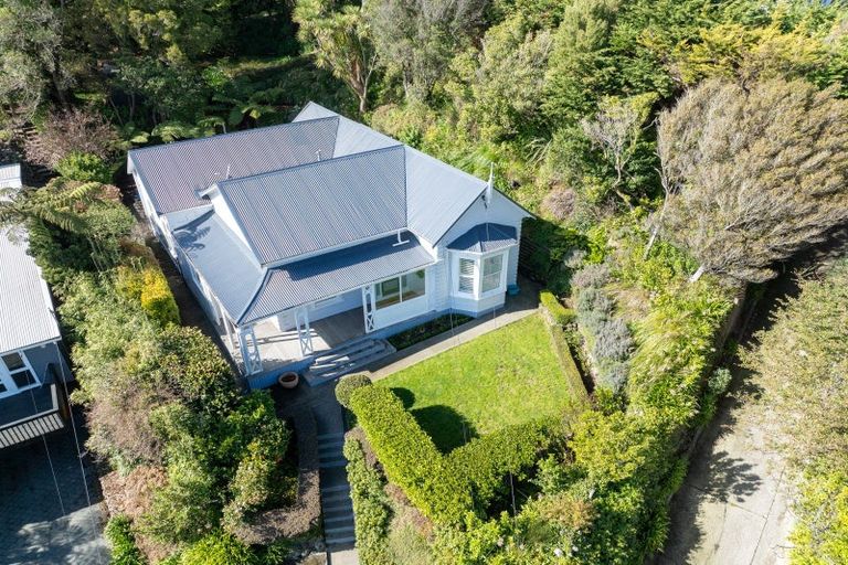 Photo of property in 11 Ardross Avenue, Khandallah, Wellington, 6035