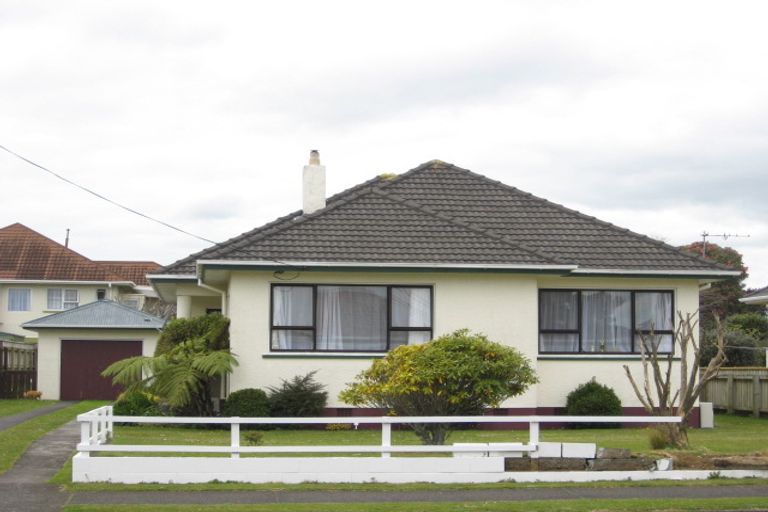 Photo of property in 23 Waimea Street, Westown, New Plymouth, 4310