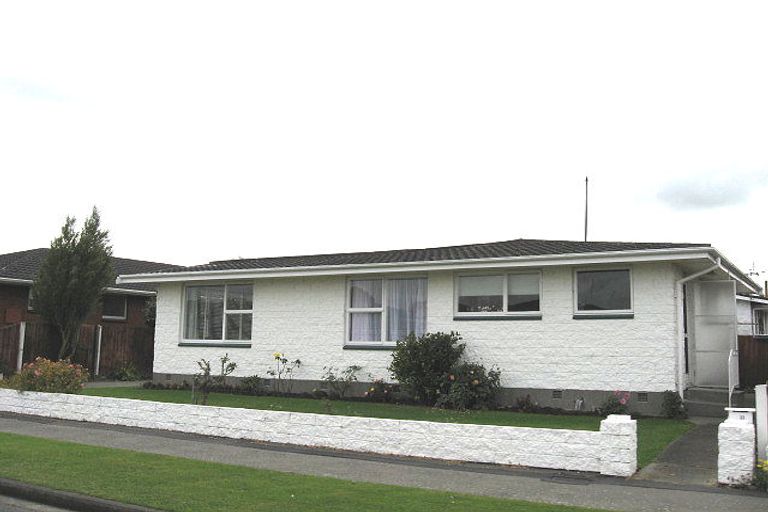 Photo of property in 2/11 Apollo Place, Papanui, Christchurch, 8052