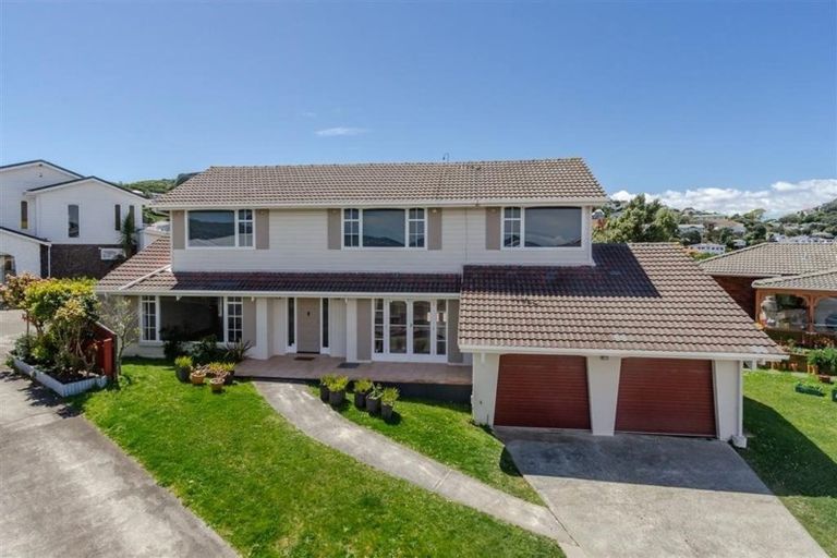 Photo of property in 15 Westview Grove, Miramar, Wellington, 6022