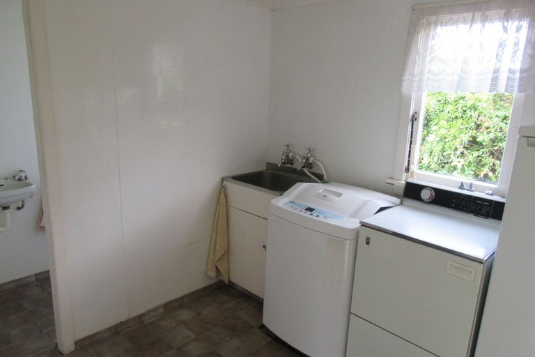 Photo of property in 33 Rhodes Street, Waimate, 7924