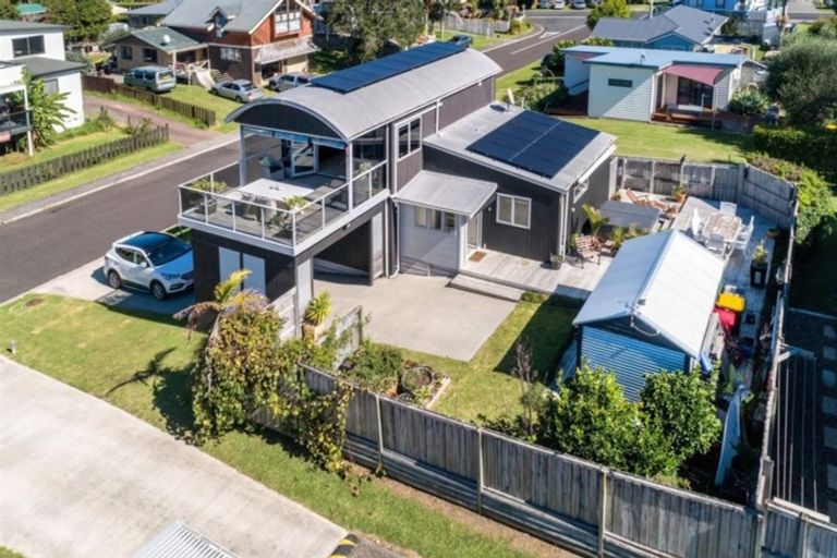 Photo of property in 3 Moray Place, Whiritoa, Whangamata, 3691