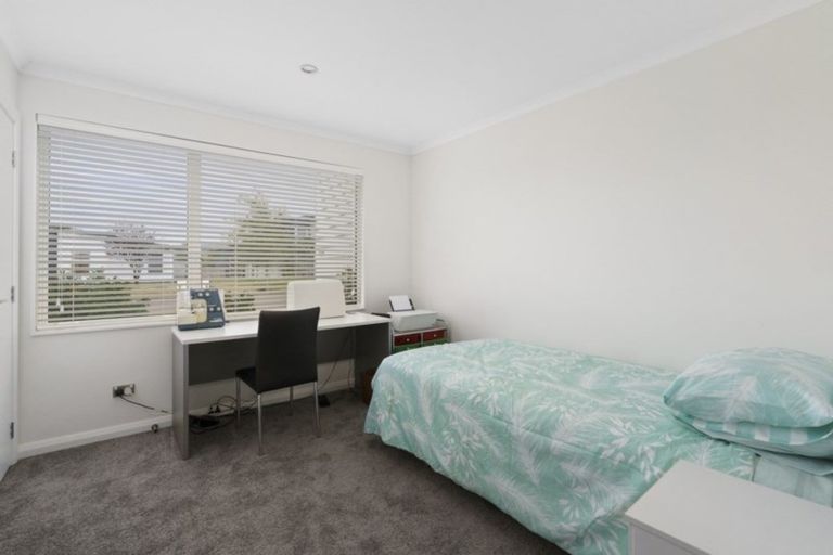 Photo of property in 37 Rodeo Drive, Kelvin Grove, Palmerston North, 4414