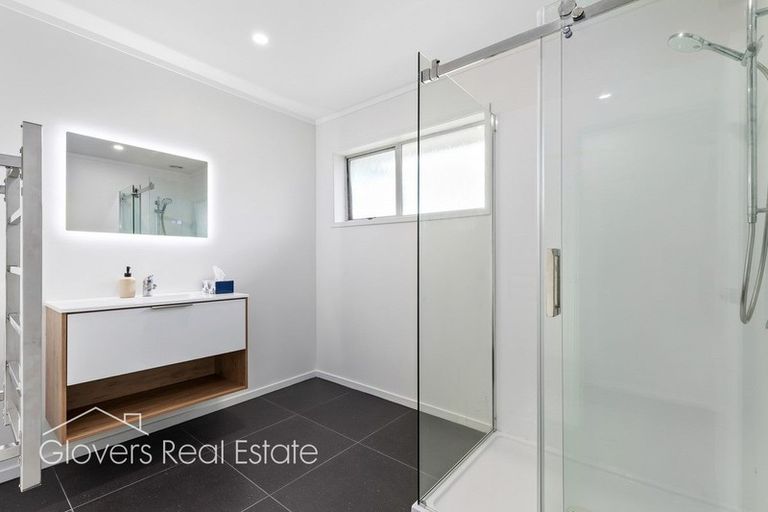 Photo of property in 10 Seabar Place, Glen Eden, Auckland, 0602