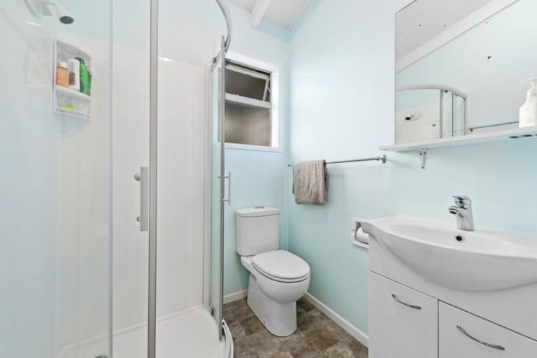 Photo of property in 11a Norana Road, Maoribank, Upper Hutt, 5018