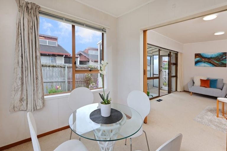 Photo of property in 1/33 Swanson Road, Henderson, Auckland, 0610