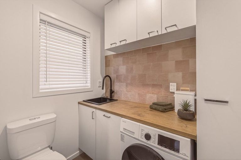 Photo of property in 87 Beachville Road, Redcliffs, Christchurch, 8081