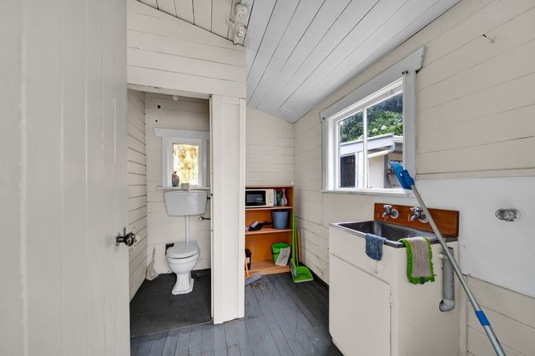 Photo of property in 51 Vivian Street, New Plymouth, 4310