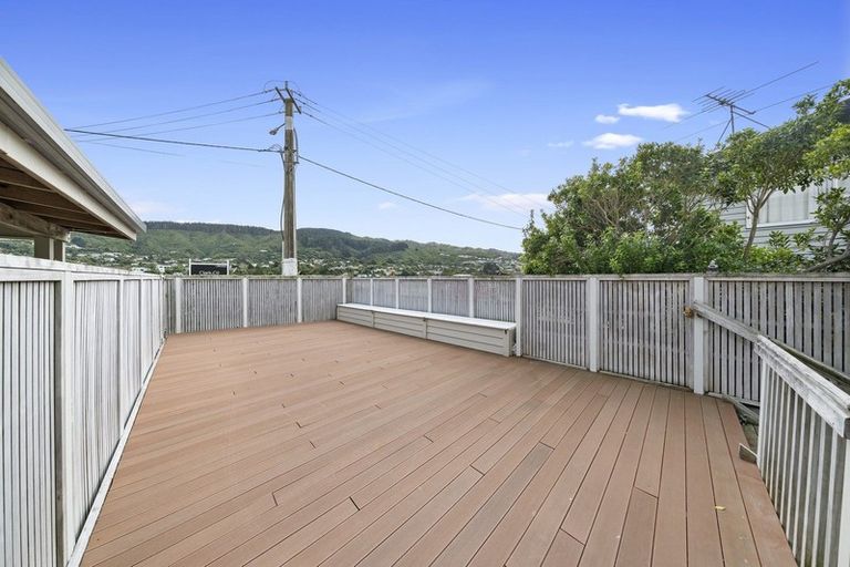 Photo of property in 9 Duncan Street, Tawa, Wellington, 5028