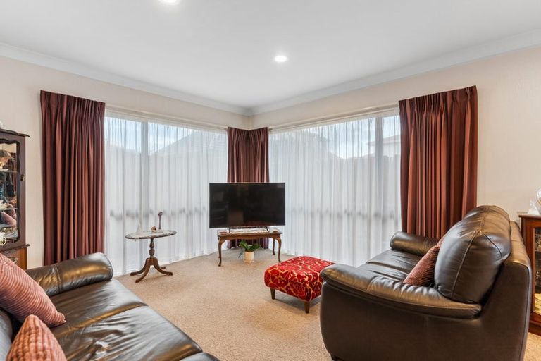 Photo of property in 2/16 Travers Place, Northpark, Auckland, 2013
