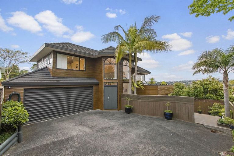 Photo of property in 2/40 Carlisle Road, Browns Bay, Auckland, 0630