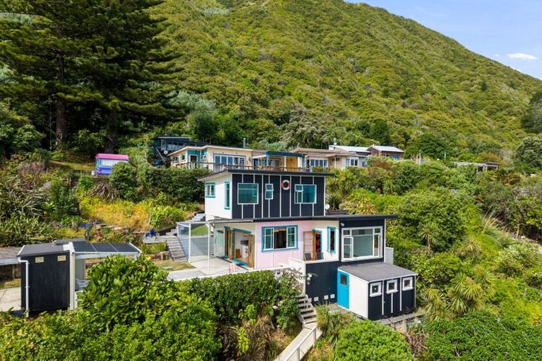 Photo of property in 53 Makorori Beach Road, Makorori, Gisborne, 4073