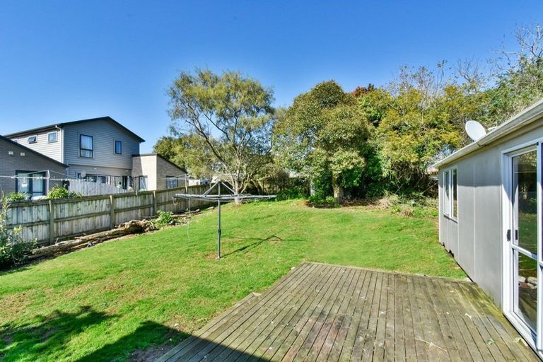 Photo of property in 31 Becker Drive, Weymouth, Auckland, 2103