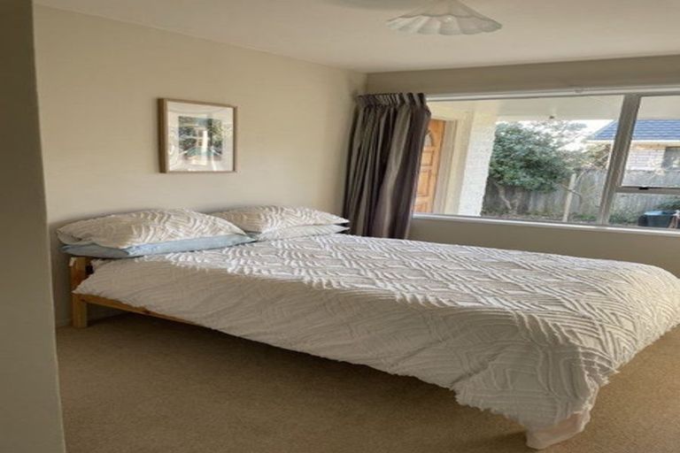 Photo of property in 52 Royal Park Drive, Parklands, Christchurch, 8083